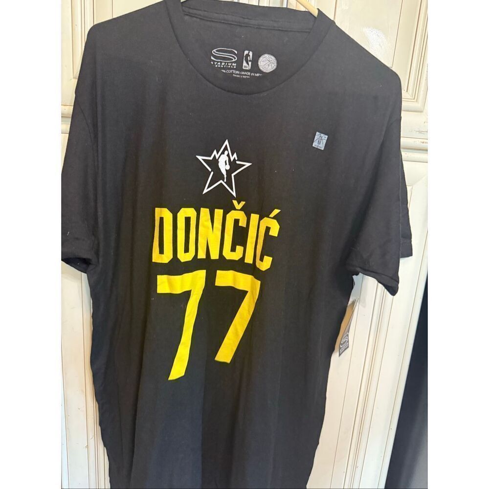 Stadium Essentials Men's NBA Doncic #77 Cotton Graphic T-shirt Black Large NWT